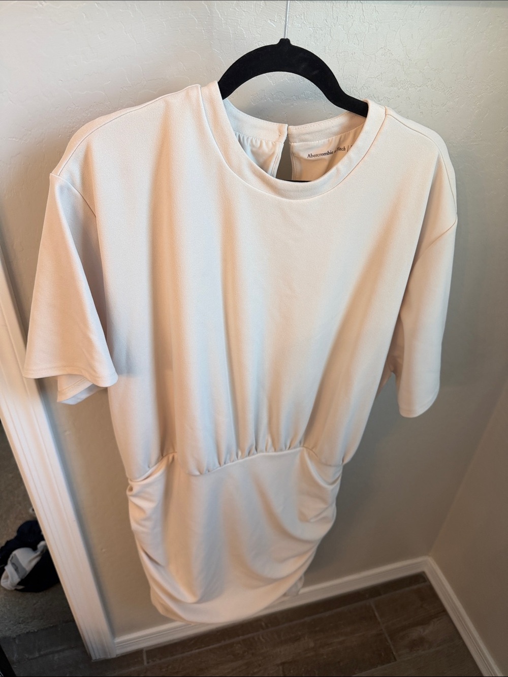 Abercrombie & Fitch Off-White Short Sleeve Gathered Waist dress
